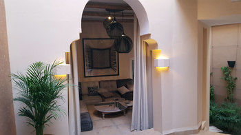 Ayni Bed & Breakfast 4*